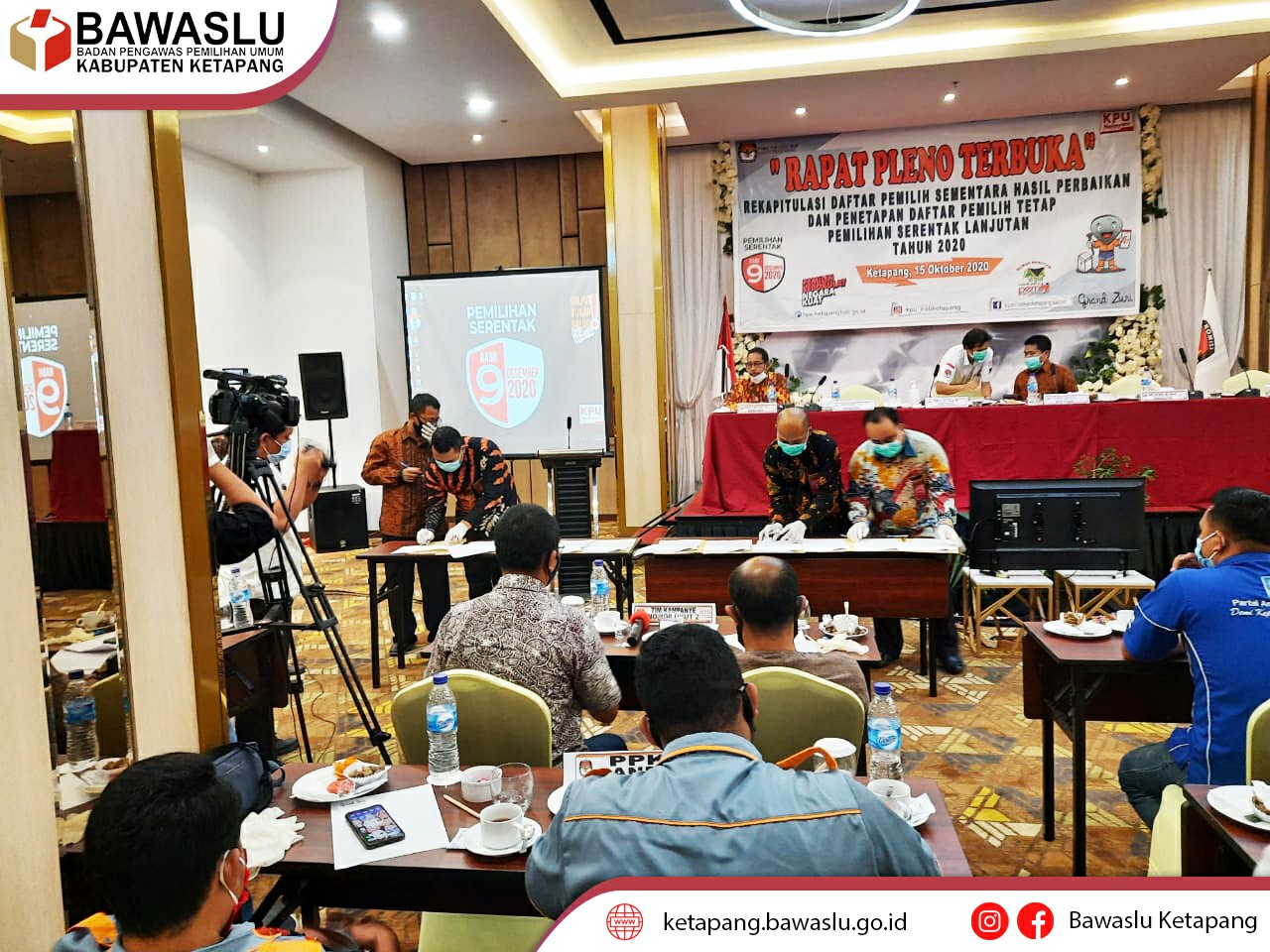 Rapat Pleno Terbuka Rekapitulasi Daftar Pemilih Sementara Hasil Perbaikan (DPSHP) Dan Penetapan Daftar Pemilih Tetap (DPT) dalam Pilkada Ketapang 2020