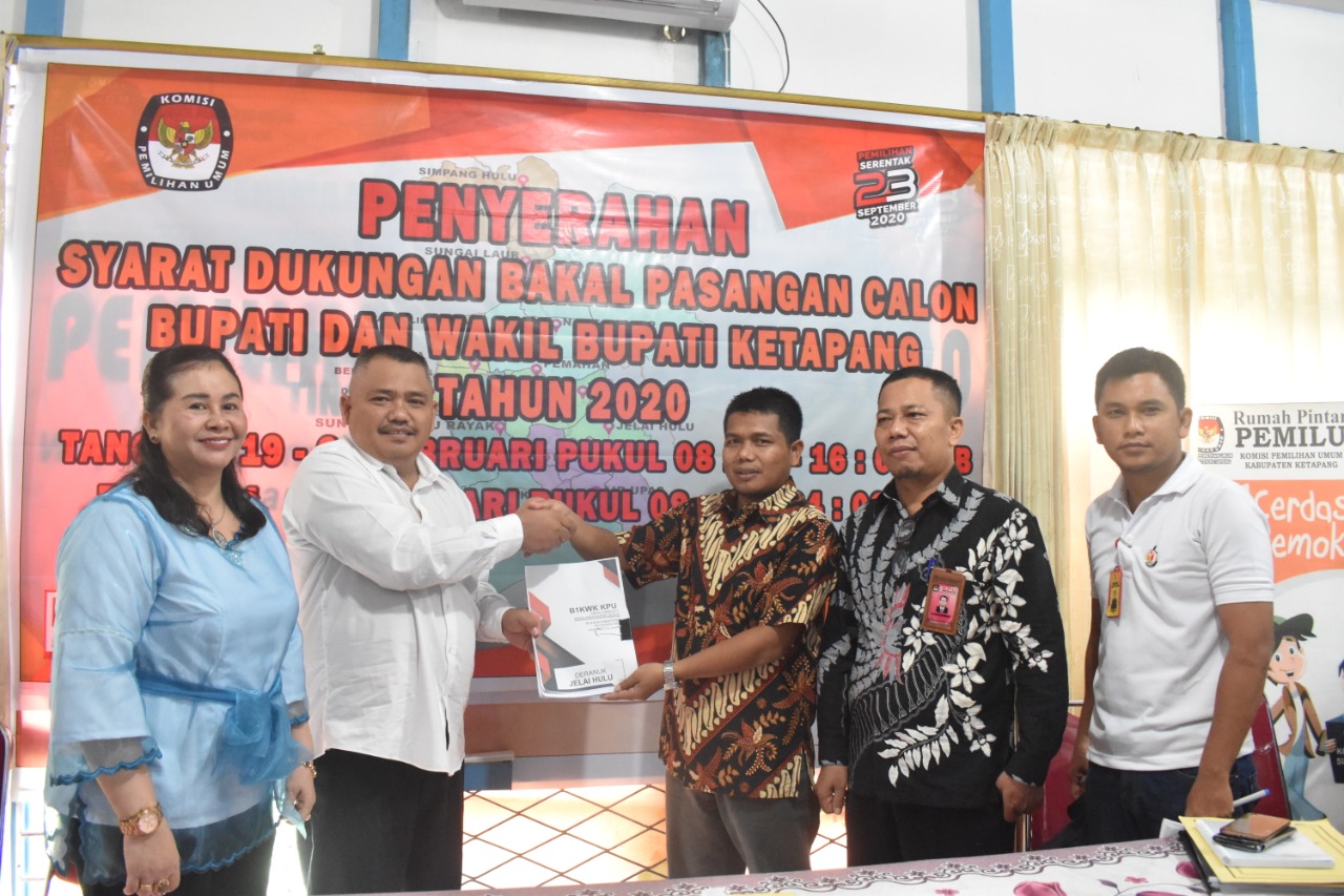 BAWASLU KETAPANG TERUS MELAKUKAN PENGAWASAN TERHADAP PENYERAHAN BERKAS PERSEORANGAN BAKAL CALON BUPATI DAN WAKIL BUPATI