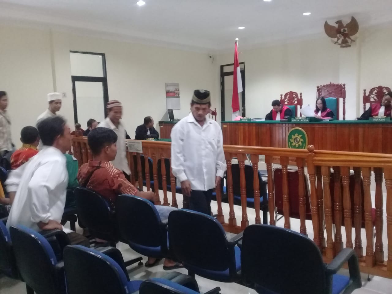 SIDANG TINDAK PIDANA PEMILU DALAM HAL MELAKUKAN PENCOBLOSAN LEBIH DARI SATU KALI