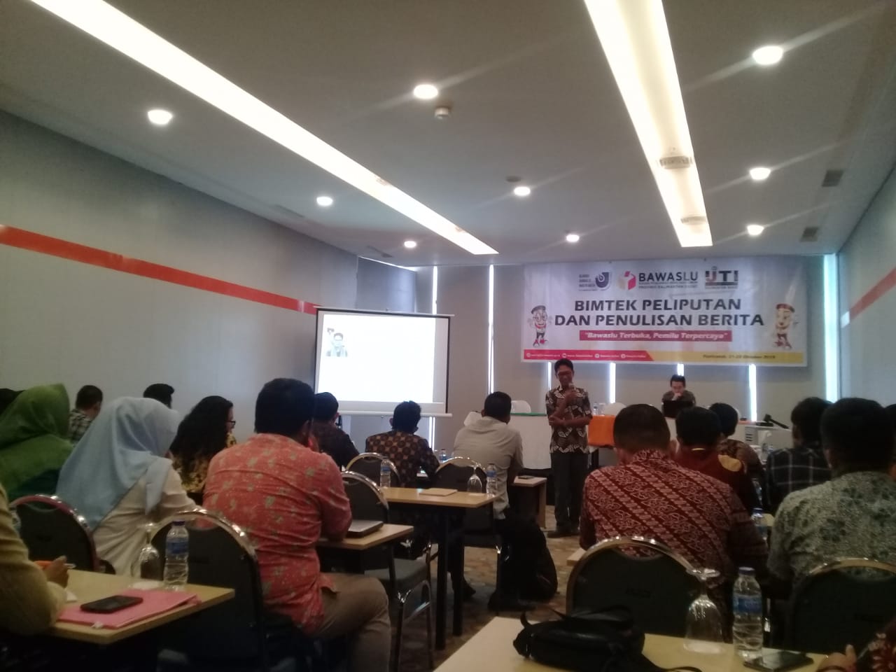 PELATIHAN JURNALISTIK OLEH BAWASLU KALIMANTAN BARAT