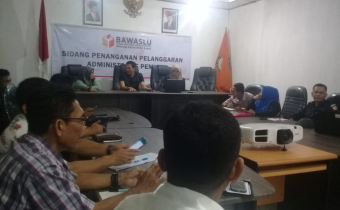 BAWASLU KALBAR MENGADAKAN RAPAT PERSIAPAN PENYUSUNAN DATA DAN INFORMASI DALAM HAL PERSIAPAN MENGHADAPI PHPU