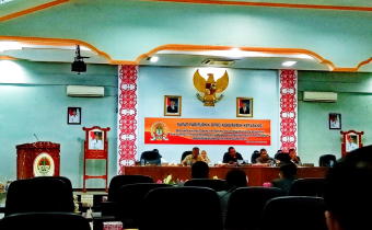 RAPAT PARIPURNA DPRD KABUPATEN KETAPANG