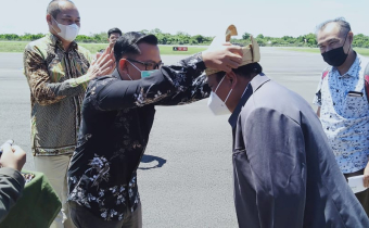 PENYAMBUTAN KEDATANGAN KETUA BAWASLU RI BAPAK ABHAN DI KABUPATEN KETAPANG