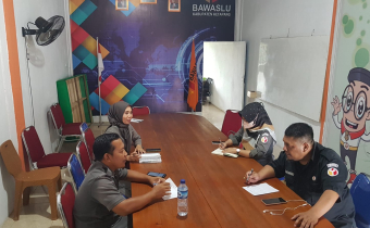 RAPAT PLENO PIMPINAN BAWASLU KABUPATEN KETAPANG