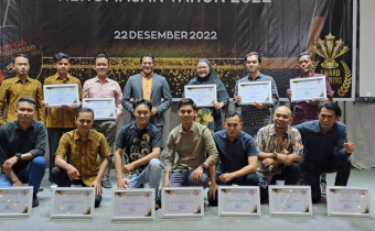 Bawaslu Kabupaten Ketapang Meraih 3 Penghargaan pada Penganugerahan Kehumasan Bawaslu Tahun 2022 Se-Kalimantan Barat di Pontianak